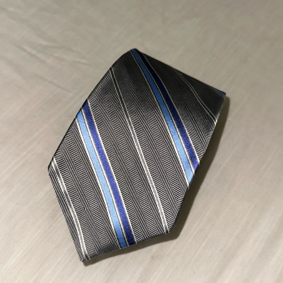 Brooks Brothers Silk Neck Tie Diagonal Stripes Silver Blue - Picture 1 of 4